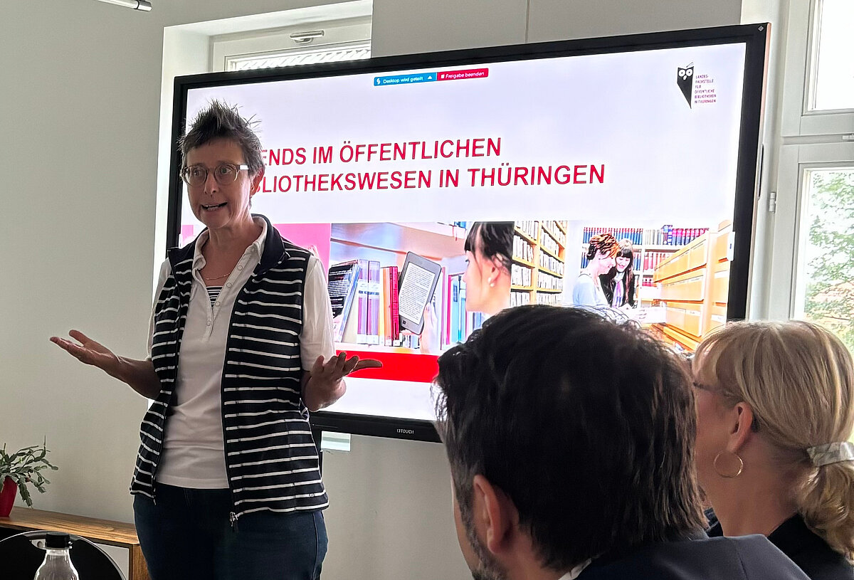 Foto: Sabine Brunner, Leiterin der Landesfachstelle für Bibliotheken in Thüringen, gab einen Einblick in die Trends im Thüringer Bibliothekswesen | Foto: Stadtbibliothek Eisenach